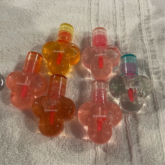 Lip Plumper - Picture 6 of 7